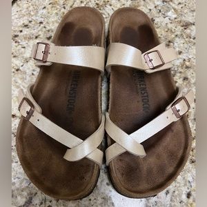 Birkenstock Mayari sandal. Size 39. Taupe color.